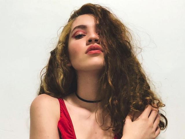 CurlyBeella - Live Sex Cam - 8371124