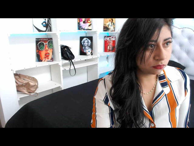 PerlaShine - Live sex cam - 8390804