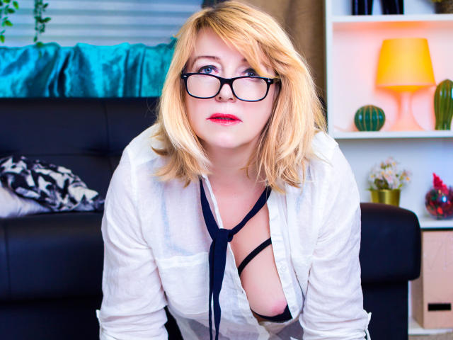 SamanthaLala - Sexe cam en vivo - 8413432