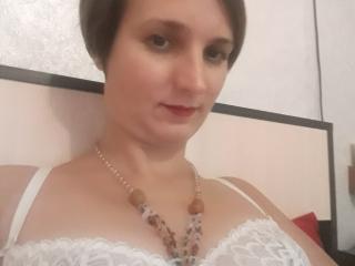 Chestnut Hair Hottie BrokenAnnew