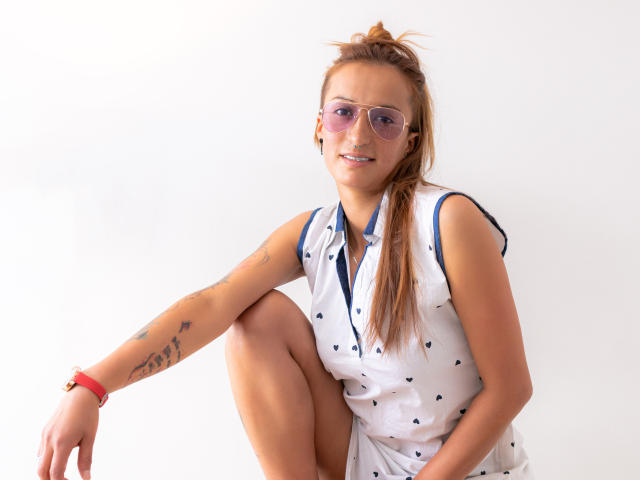 SabrinaMagne - Sexe cam en vivo - 8440236