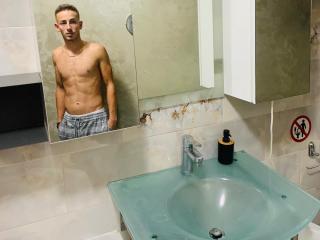 LewisJensen - Live porn &amp; sex cam - 8441020