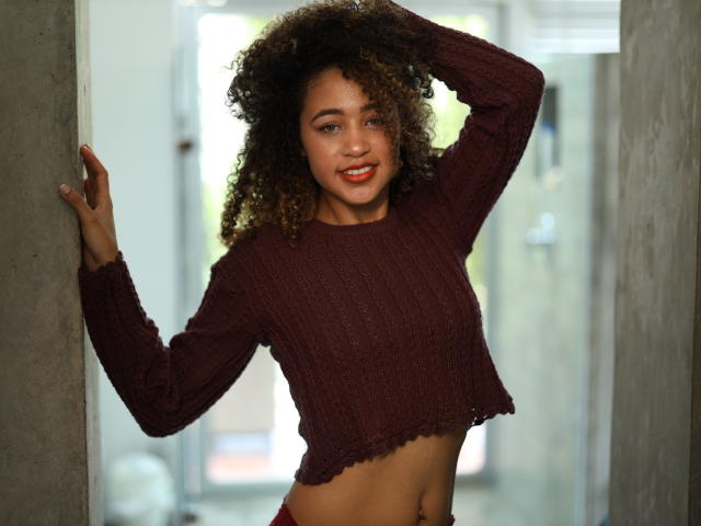 AlyssaBelle - פורנו בשידור חי ומצלמת סקס - 8444364