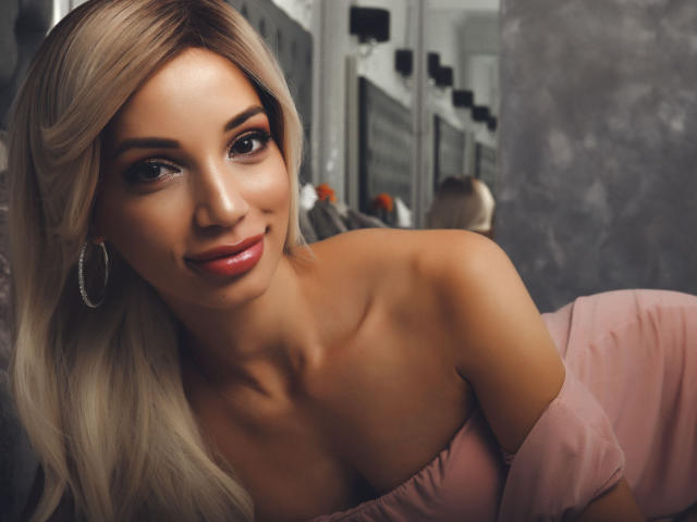 JoyfulAdalyn - Camera khiêu dâm &amp; quyến rũ trực tiếp - 8447364