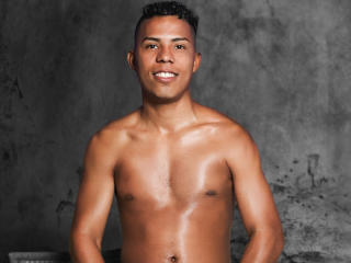 BryanFlorez - Sexe cam en vivo - 8457576