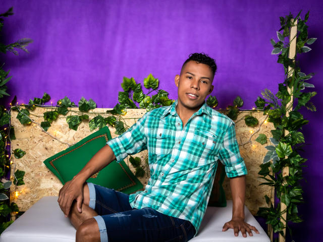 BryanFlorez - Sexe cam en vivo - 8457736