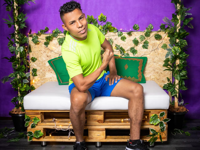 BryanFlorez - Live sexe cam - 8457740