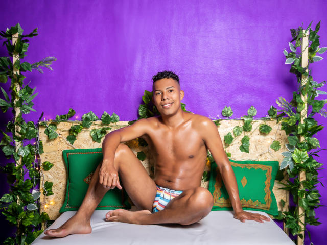 BryanFlorez - Sexe cam en vivo - 8457760