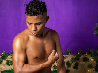BryanFlorez - Sexe cam en vivo - 8457796