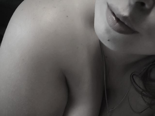 JuliaFrancaise - Sexe cam en vivo - 8486324