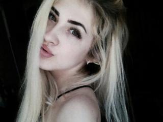 BlondeStephanie - Live sex cam - 8541876