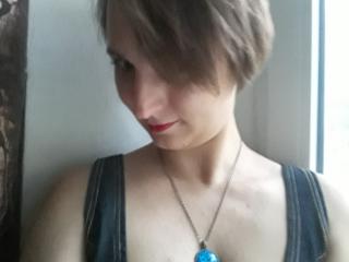  SexyChestnut Eye Babe BrokenAnnew