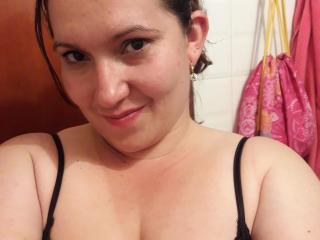 BellaAndBestX - Live sexe cam - 8570740