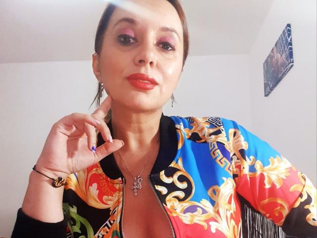 MaitresseBelle - Sexe cam en vivo - 8601356