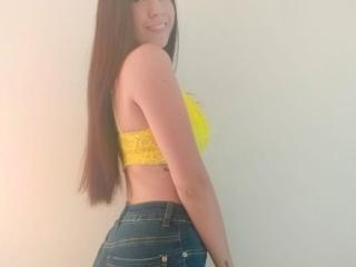 Chestnut Hair Hottie EmilyBonnet