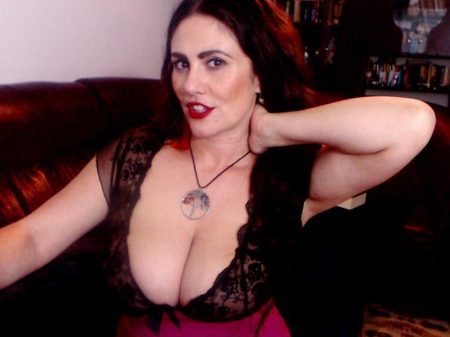 ChaudeLucy - Live sexe cam - 8659168