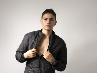 Go Adult Chat Model JustinGold