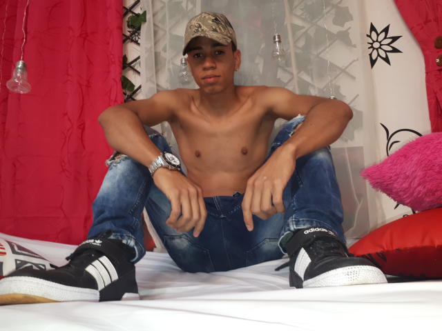 AndrewXHot - Sexe cam en vivo - 8673416