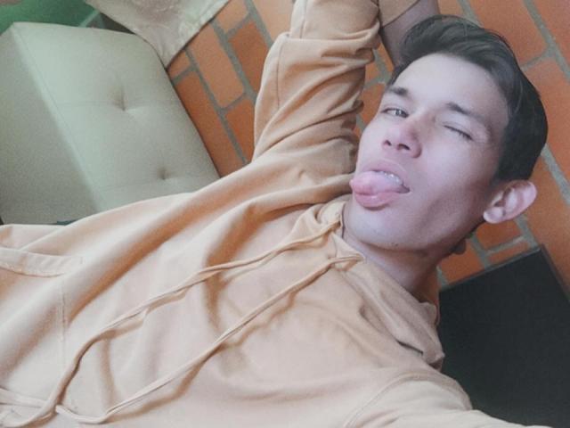 DirtyMan69 - Live porn &amp; sex cam - 8686028