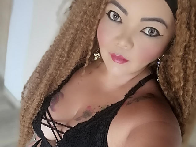 MichelleSmerald - Live sexe cam - 8704508