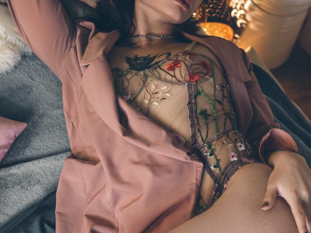 AbigailArtwood - Live Sex Cam - 8731520
