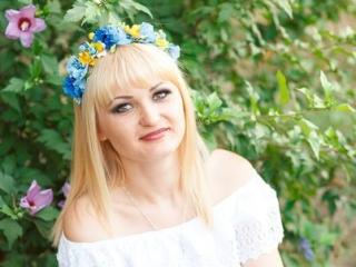 MeganQGold - Live sex cam - 8760208