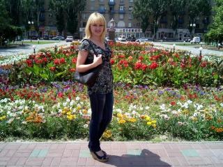 MeganQGold - Live sex cam - 8760228