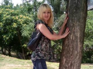 MeganQGold - Live sex cam - 8760240