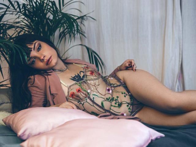 AbigailArtwood - Live sex cam - 8783504