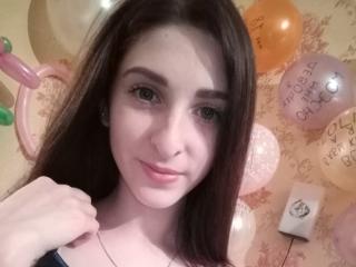 Chestnut Hair Hottie HannaxFrey