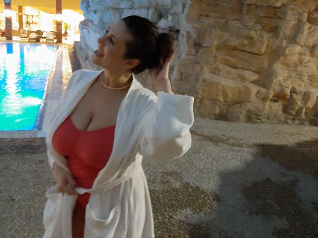 ChaudeLucy - Live porn &amp; sex cam - 8804764