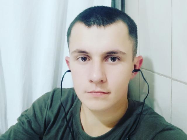 LiamBenjamin - Live Sex Cam - 8840736