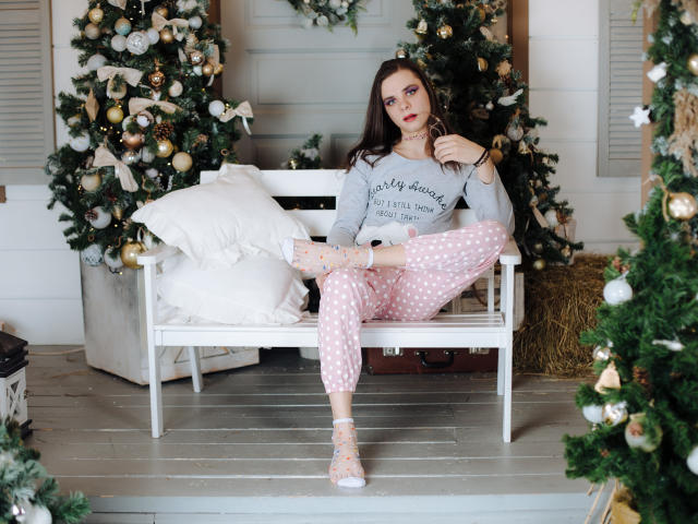 SimonaLewise - Sexe cam en vivo - 8841568