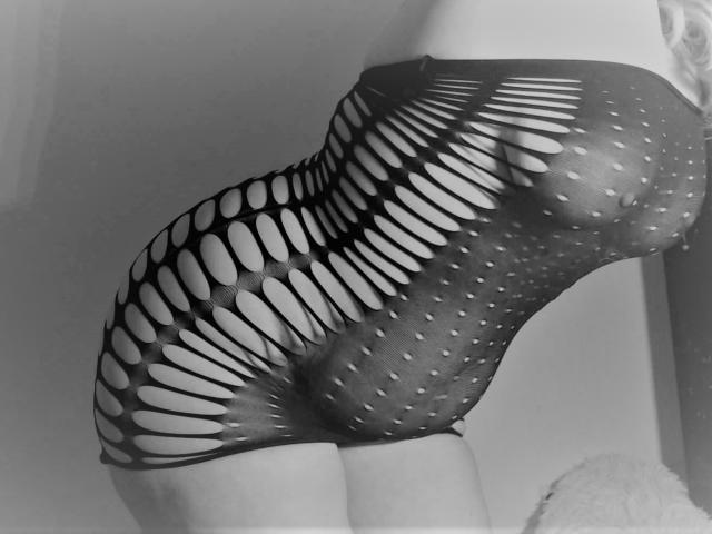 JuliaFrancaise - Sexe cam en vivo - 8918768