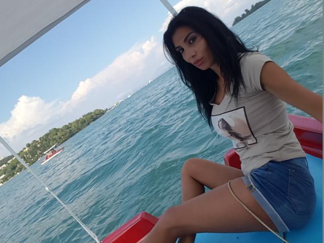 BrunetteBabe69 - Live sex cam - 8919732