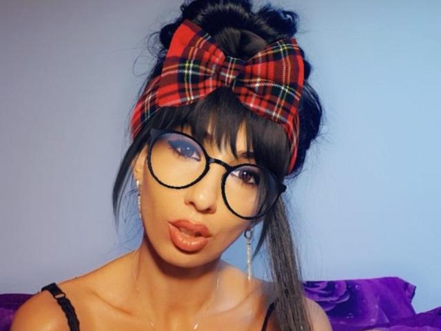 BrunetteBabe69 - Porno na żywo i seks kamera - 8919772