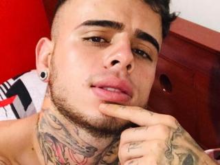 AronBoy - Live porn & sex cam - 8933904