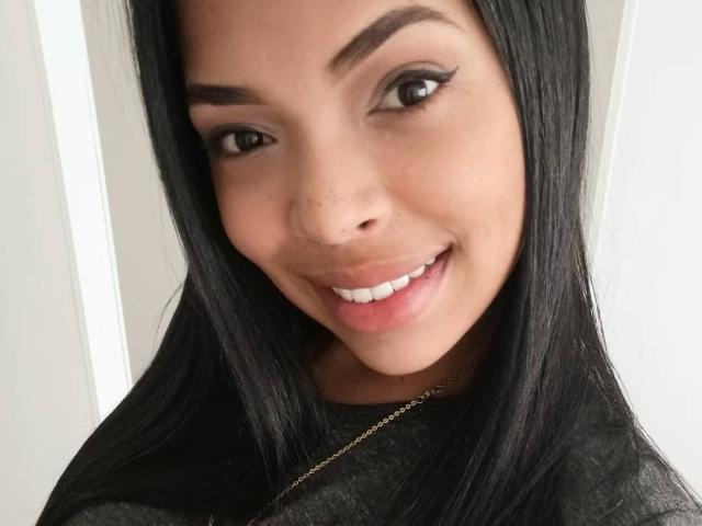 VickyGreys - Live Sex Cam - 8940408