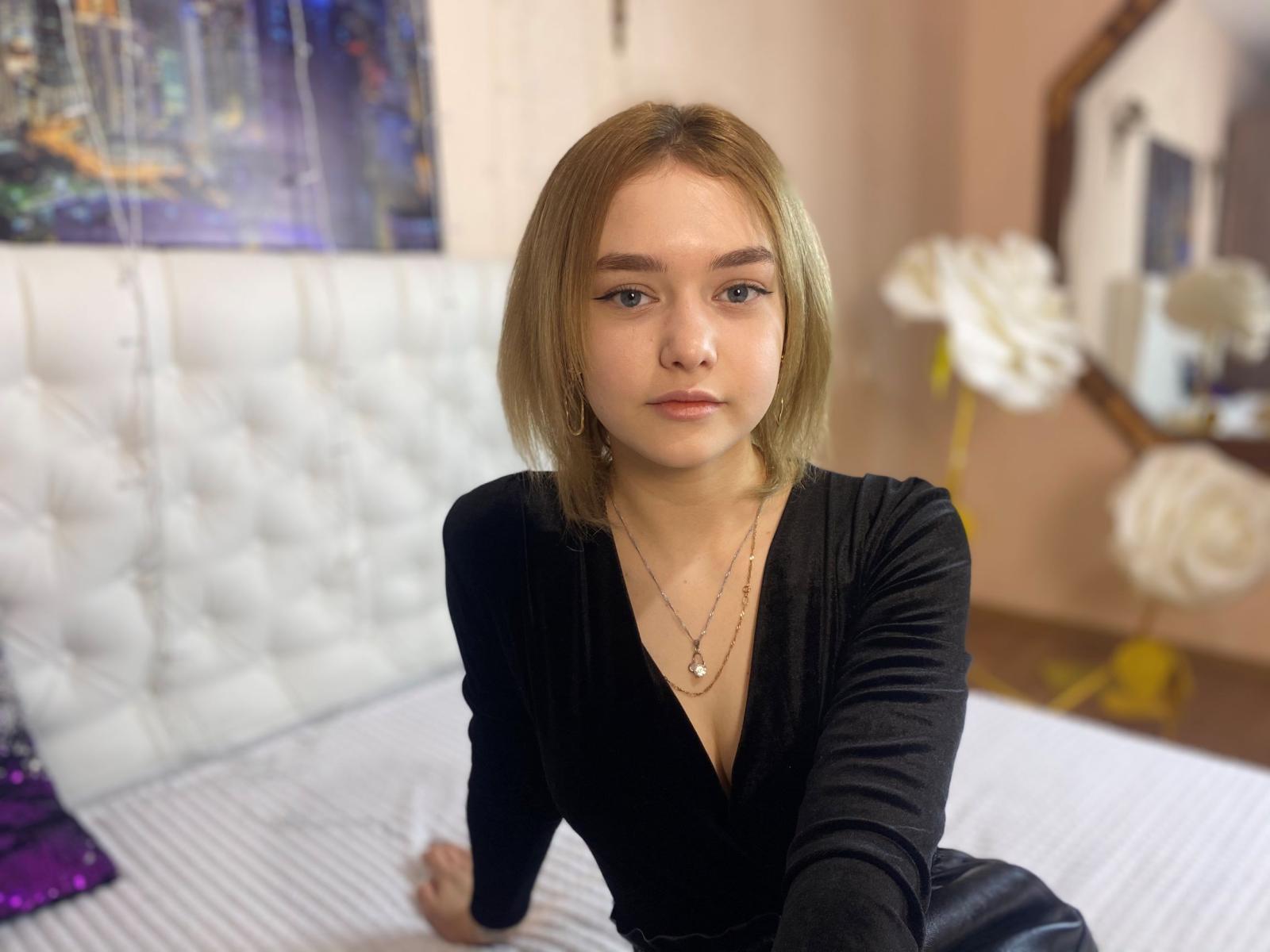 RoseCherry - Live sex cam - 8982336