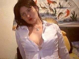 Miracole - Cam hot with a trimmed genital area mom 
