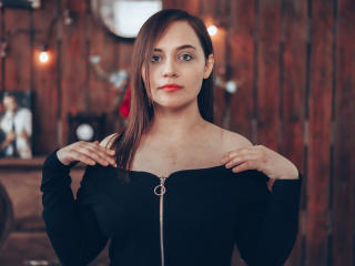 ElenMarso waiting on someone to chat and have live sex with