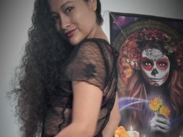 Xuuley - Live Sex Cam - 9001980