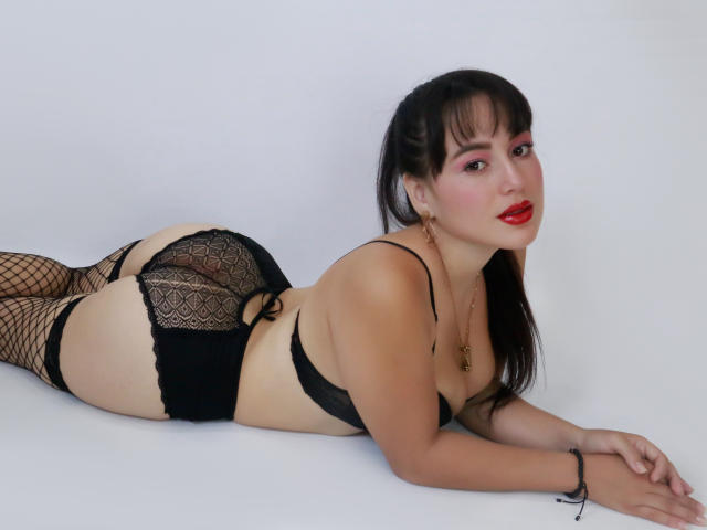 SelenaVega - Live sex cam - 9006476