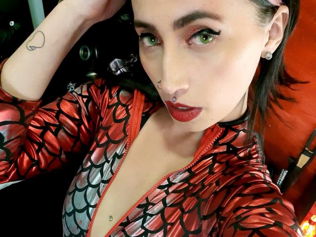 TrainedClaire - Live sex cam - 9007696