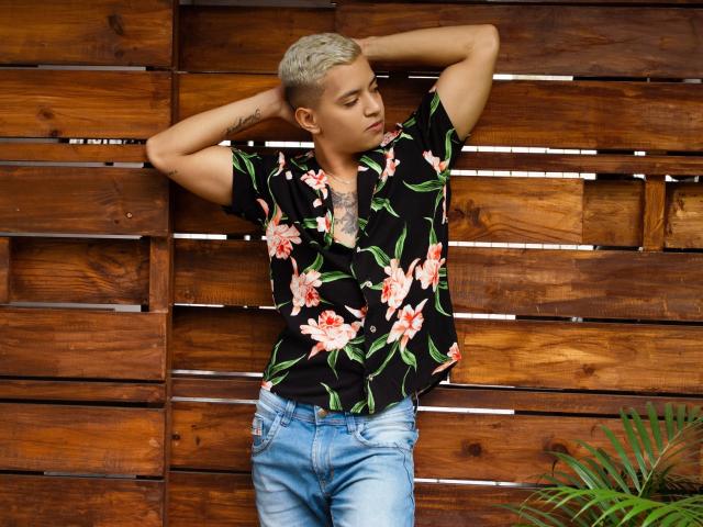 IsaacBlade - Live Sex Cam - 9036316
