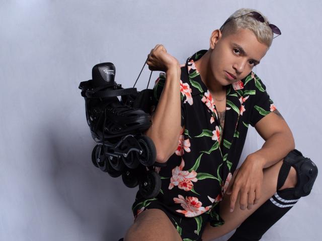 IsaacBlade - Live sex cam - 9036320