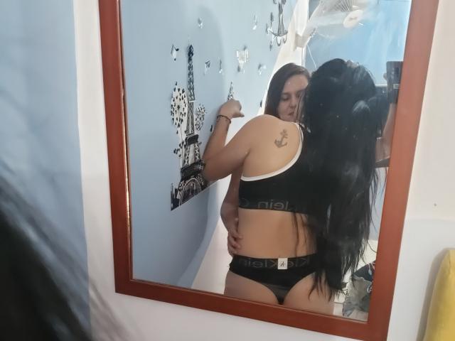 AlexaAndAshley - Sexe cam en vivo - 9039780