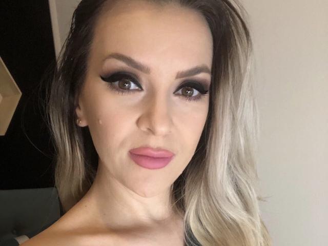 SophieDeee - Camera khiêu dâm &amp; quyến rũ trực tiếp - 9092404