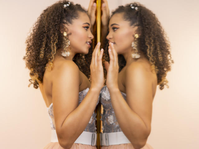 AlyssaBelle - פורנו בשידור חי ומצלמת סקס - 9120604