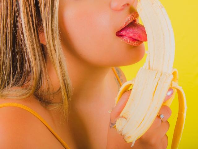 EmilyBrrown - Live sex cam - 9152704